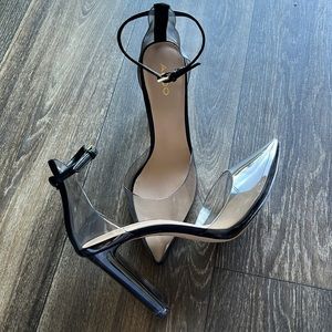 Clear heel, black trim